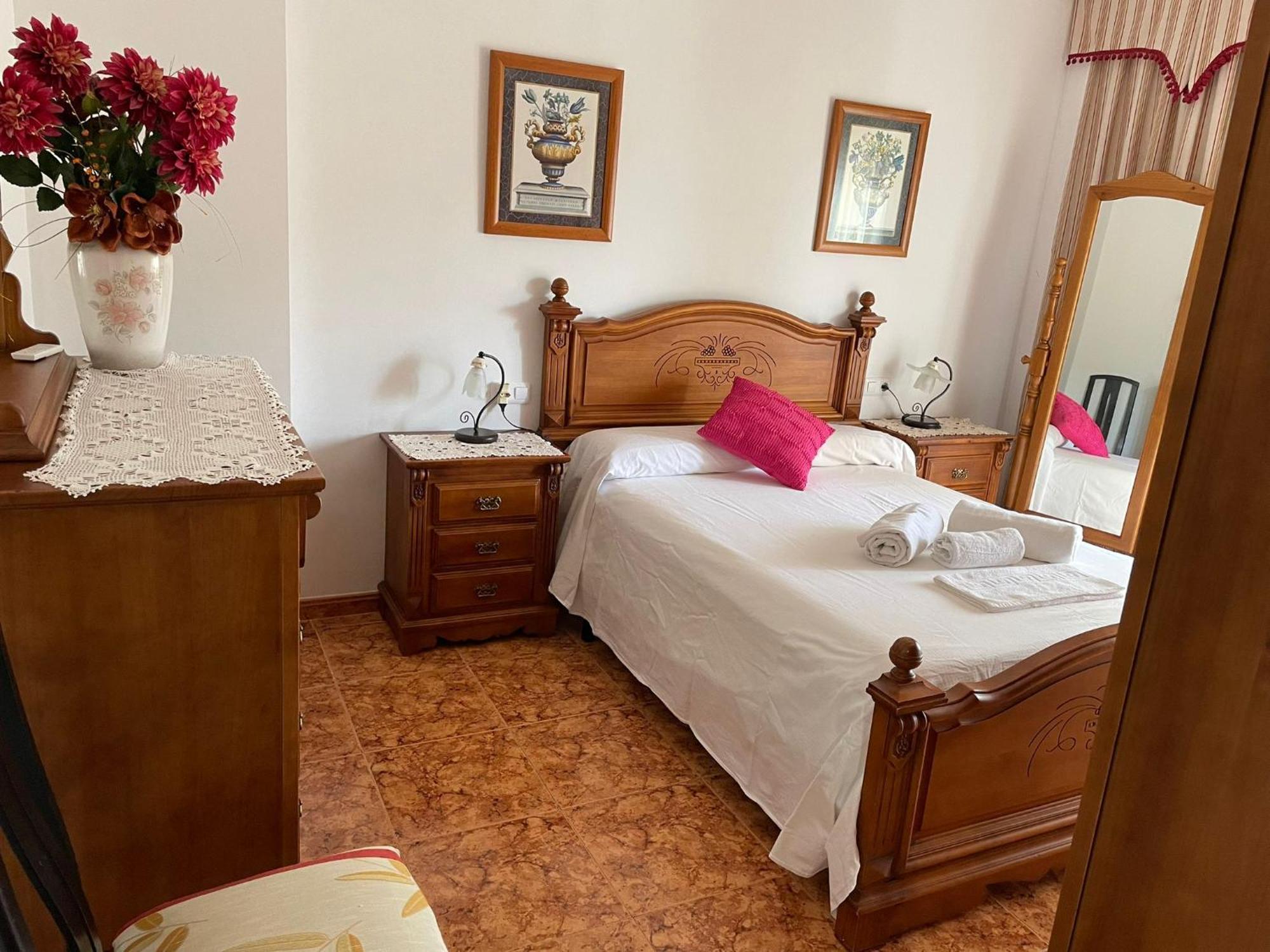 Precioso Apartamento De Dos Plantas Con Vistas Frigiliana Bagian luar foto