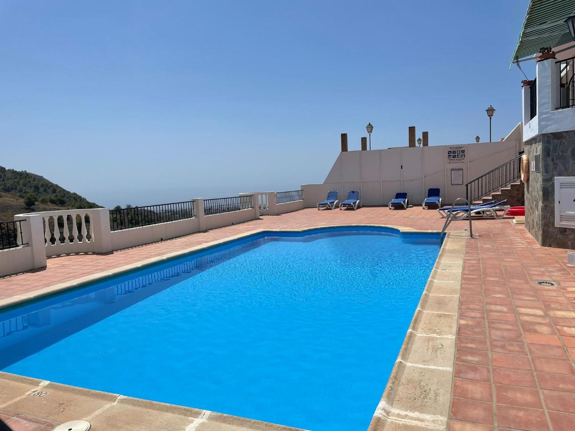 Precioso Apartamento De Dos Plantas Con Vistas Frigiliana Bagian luar foto
