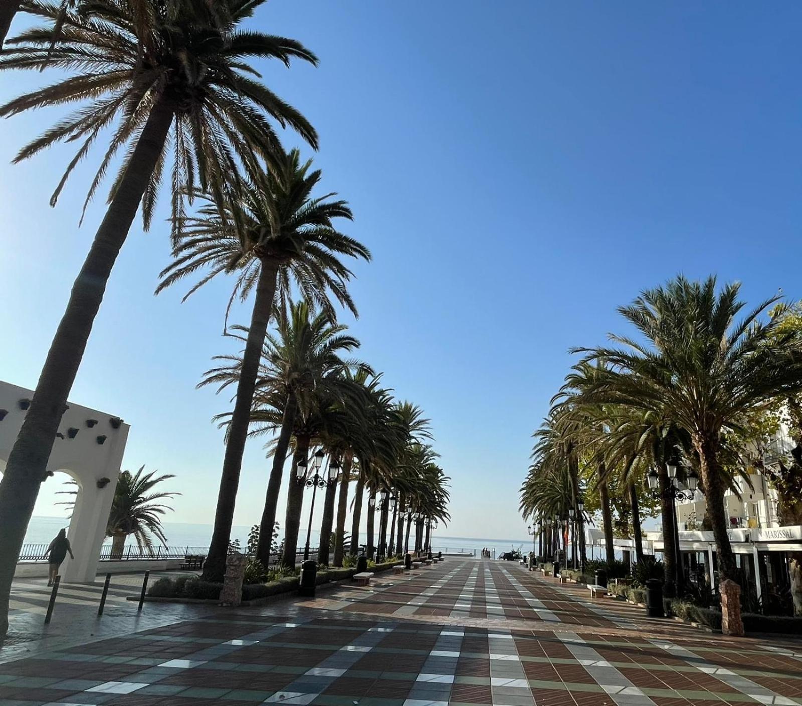 Precioso Apartamento De Dos Plantas Con Vistas Frigiliana Bagian luar foto