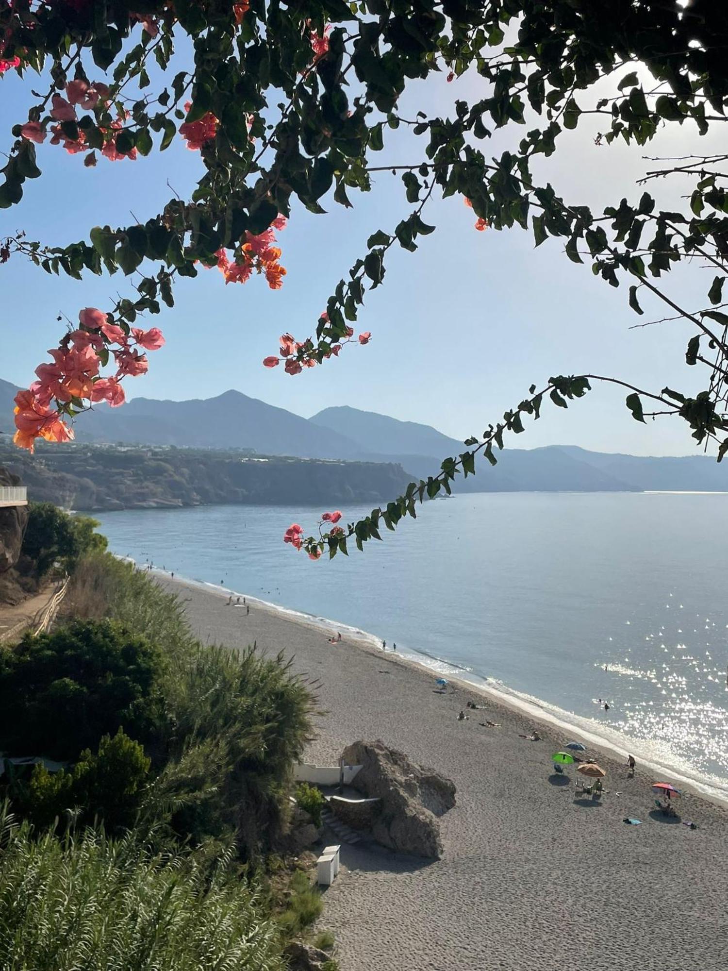 Precioso Apartamento De Dos Plantas Con Vistas Frigiliana Bagian luar foto